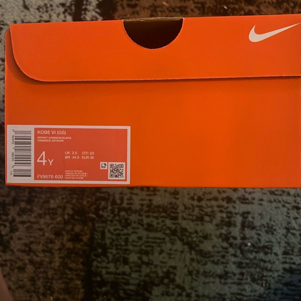 Kobe 6 protro reverse grinch